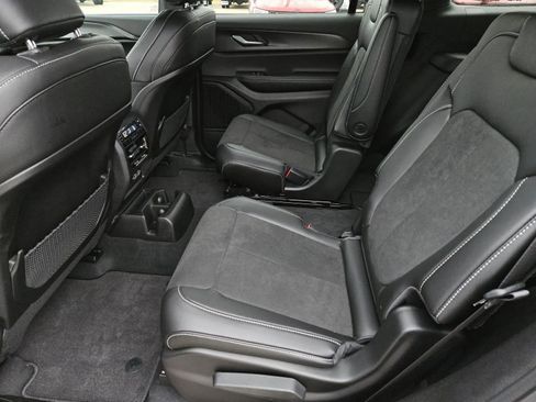 New 2025 Jeep Grand Cherokee L Altitude image 25