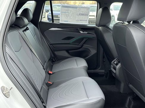 New 2026 Volkswagen Tiguan SE R-Line image 15