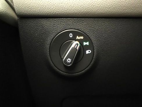 New 2026 Volkswagen Taos SEL image 29