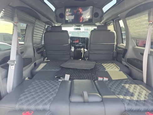 Used 2023 GMC Savana 2500 RWD image 18