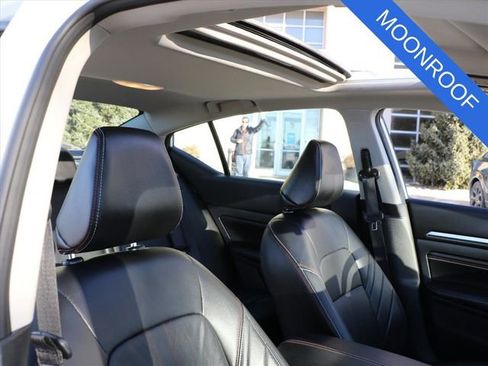 Used 2023 Nissan Altima 2.5 SR w/ SR Premium Package image 8