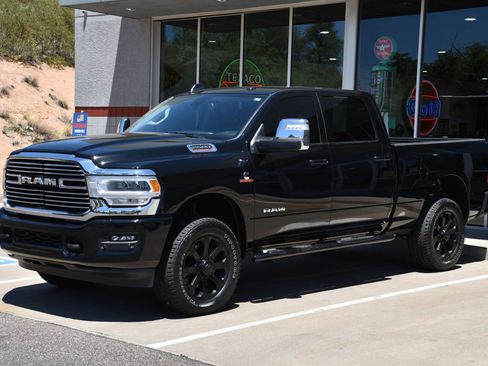 Used 2024 RAM 2500 Laramie AWD/4WD image 1