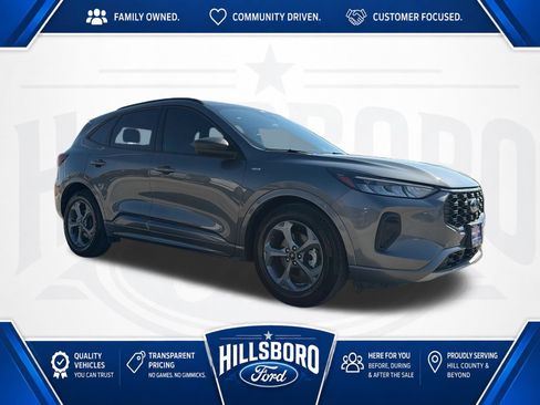 Used 2023 Ford Escape ST-Line w/ Tech Pack #1 FWD image 4