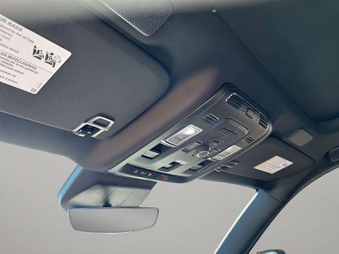 Certified 2024 Cadillac Escalade Premium Luxury image 38