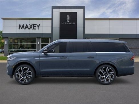 New 2026 Lincoln Navigator L Reserve AWD/4WD image 95
