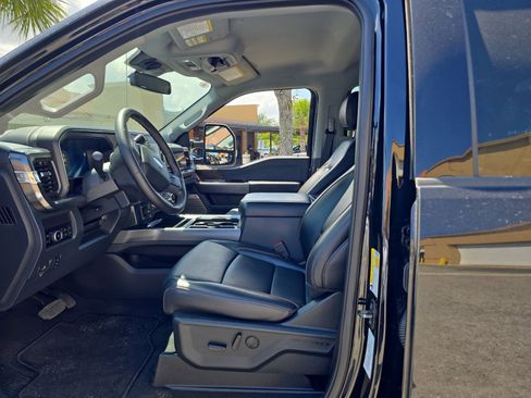Used 2025 Ford F250 Lariat w/ FX4 Off-Road Package AWD/4WD image 7