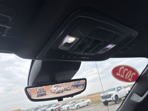 Used 2022 Chevrolet Silverado 1500 ZR2 w/ Technology Package image 35