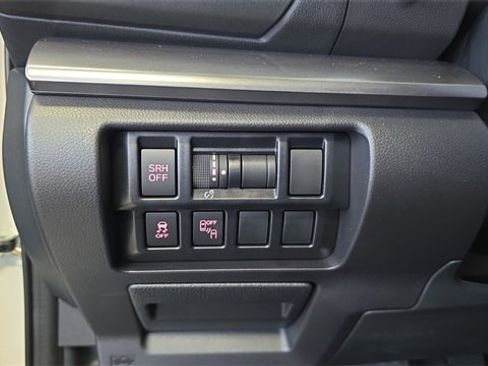 Used 2020 Subaru Impreza 2.0i Limited image 22