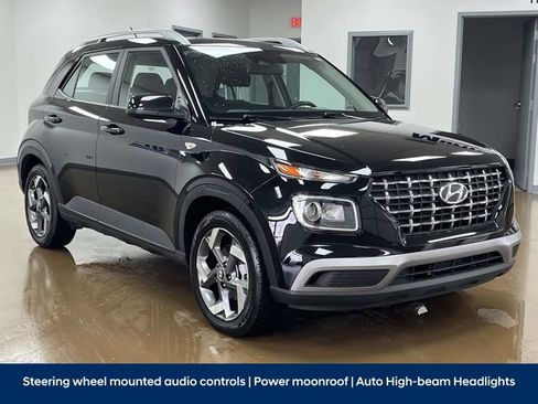 Used 2025 Hyundai Venue SEL FWD image 3