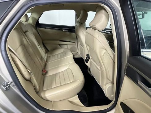 Used 2015 Ford Fusion SE w/ Equipment Group 202A image 27