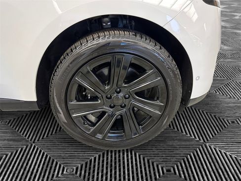 Used 2023 Land Rover Range Rover SE image 14