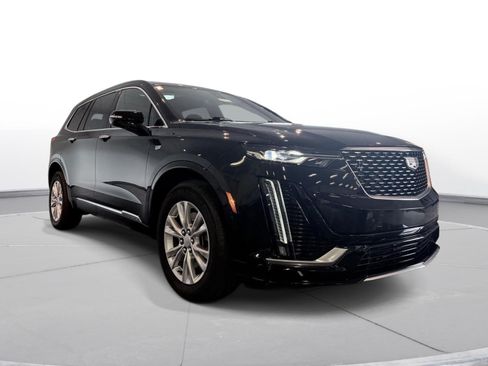 Used 2024 Cadillac XT6 Luxury w/ LPO, Floor Liner Package AWD/4WD image 3