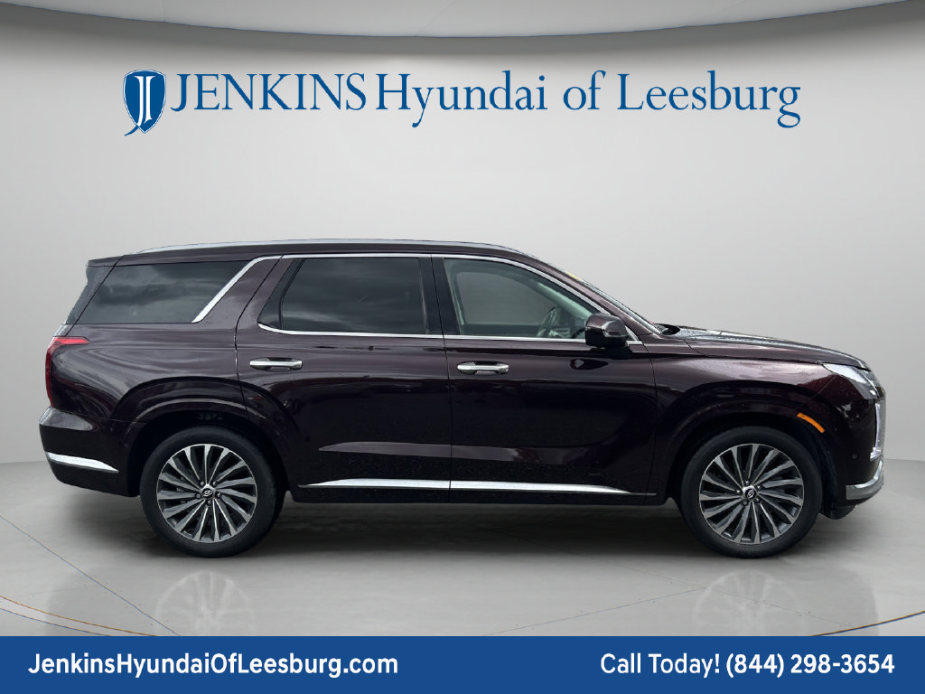 Certified 2024 Hyundai Palisade Calligraphy FWD image 3