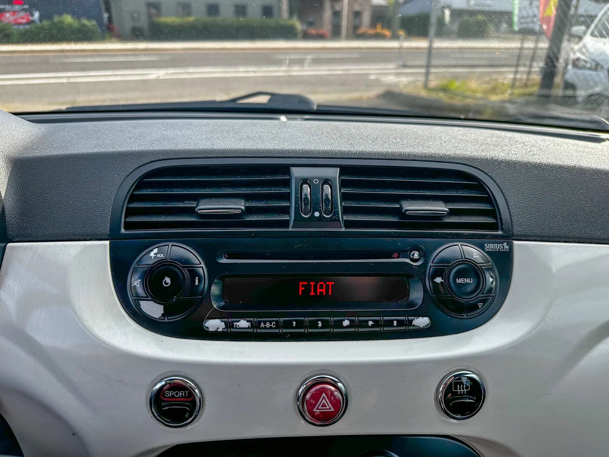 Used 2013 FIAT 500 Turbo w/ Beats Audio Pkg FWD image 18