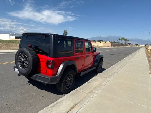 Used 2025 Jeep Wrangler Unlimited Sport AWD/4WD image 8