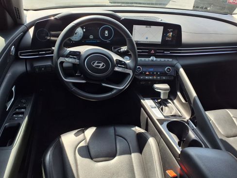 Used 2024 Hyundai Elantra Limited FWD image 15
