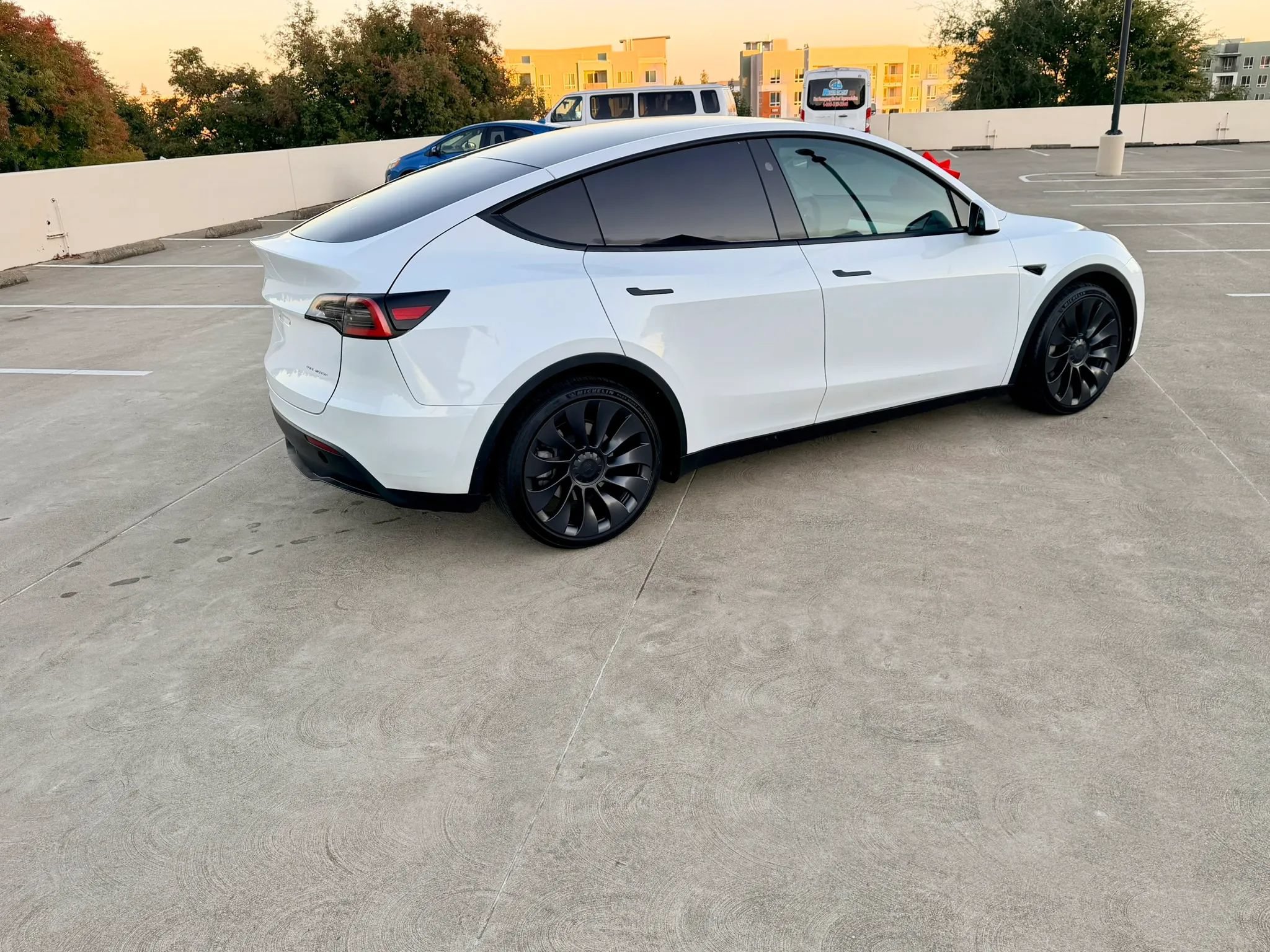 Used 2024 Tesla Model Y Long Range AWD/4WD image 10