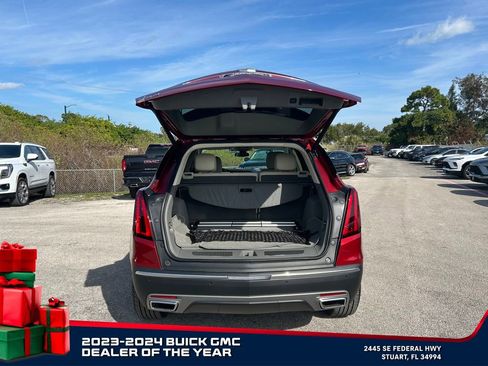 Used 2025 Cadillac XT5 Premium Luxury image 16