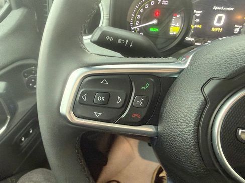 Used 2025 Jeep Wrangler Unlimited Sahara w/ Safety Group AWD/4WD image 18