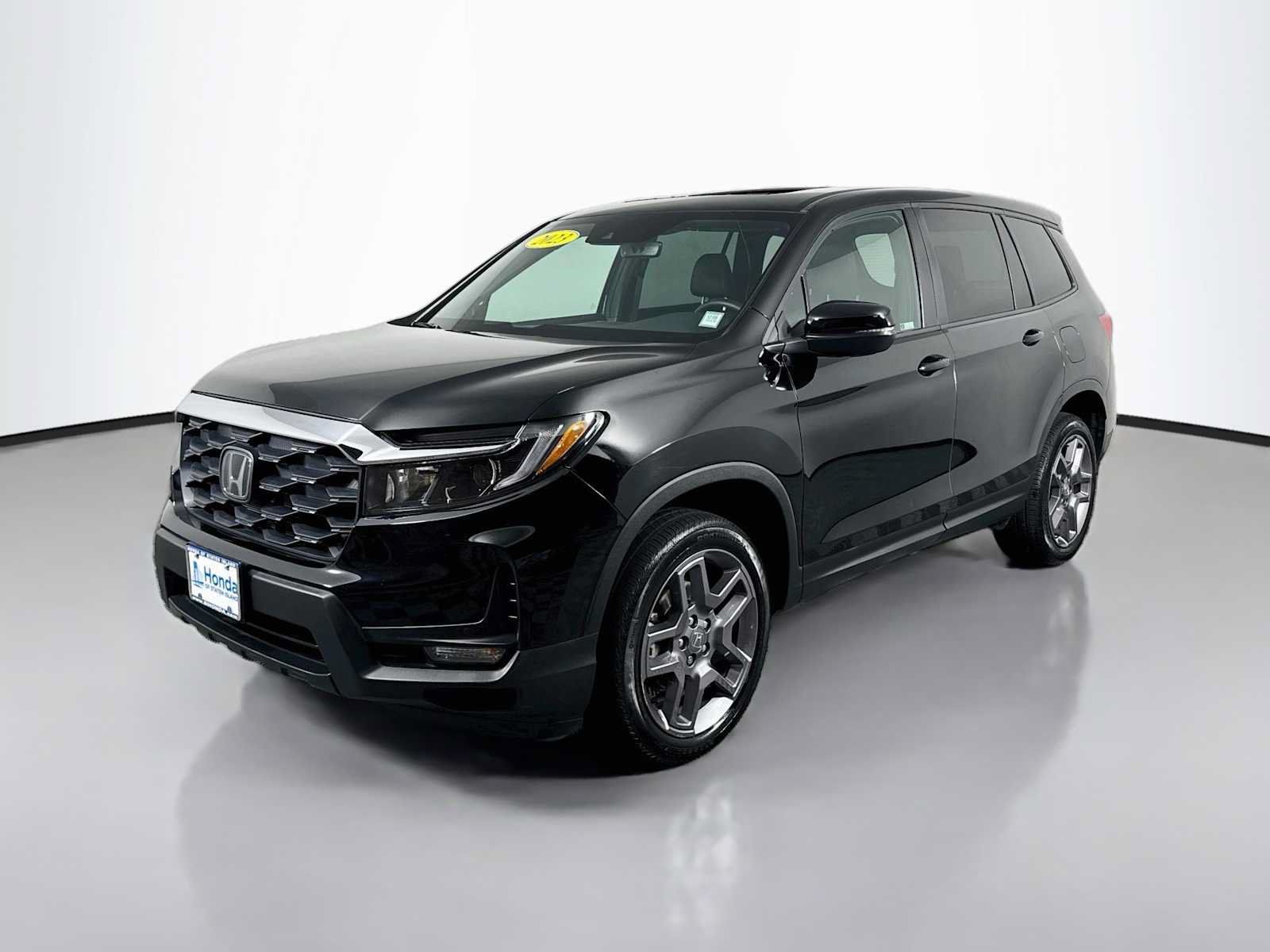 Used 2023 Honda Passport EX-L image 3