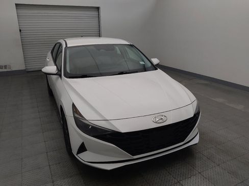 Used 2022 Hyundai Elantra SEL image 14
