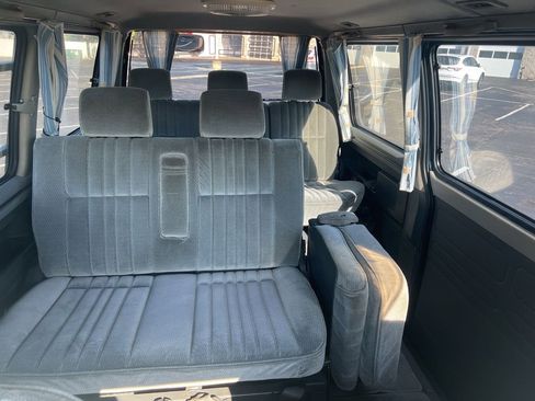 Used 1991 Mitsubishi Delica image 10