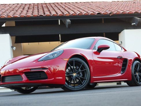 Used 2019 Porsche 718 Cayman RWD image 3