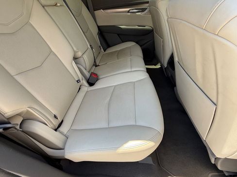 Used 2023 Cadillac XT5 Premium Luxury FWD image 11