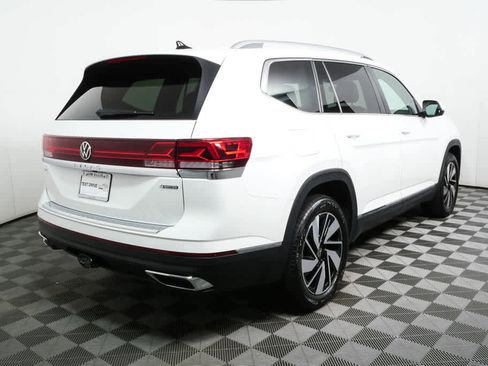 Used 2024 Volkswagen Atlas SEL AWD/4WD image 6