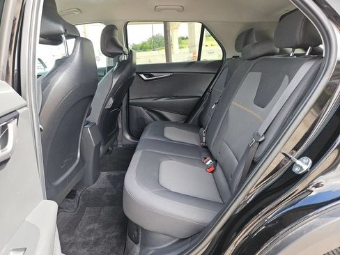 Used 2025 Kia Niro LX FWD image 17