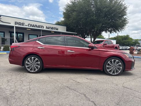 Used 2024 Nissan Altima 2.5 SL FWD image 2