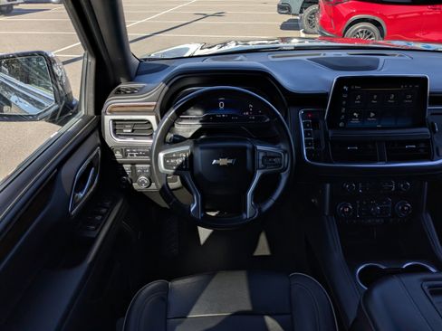 Used 2023 Chevrolet Suburban Premier image 18