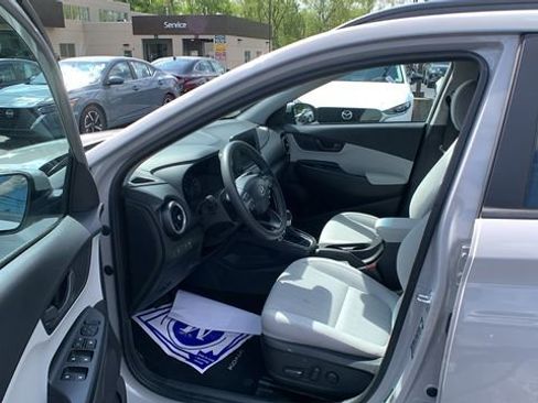 Certified 2023 Hyundai Kona SEL AWD/4WD image 9