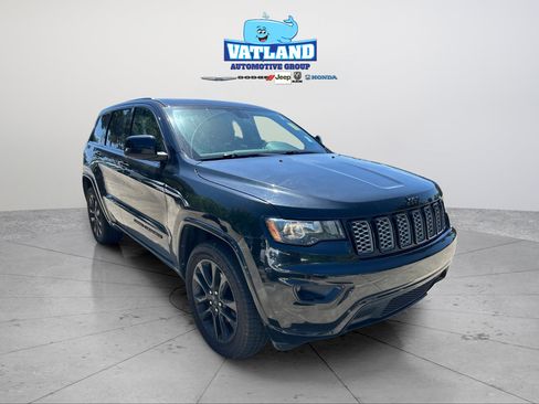 Used 2018 Jeep Grand Cherokee Altitude RWD image 22
