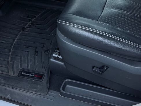 Used 2010 Chrysler Town & Country Touring Plus w/ Premium Group image 12