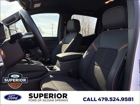 Used 2024 GMC Canyon AT4 image 5