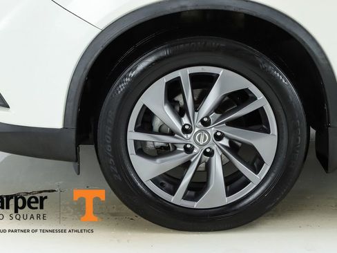 Used 2016 Nissan Rogue SL image 5