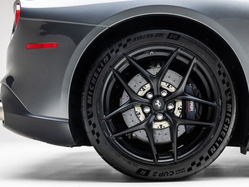 Certified 2015 Ferrari F12 Berlinetta image 19