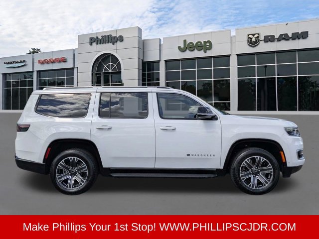 Used 2025 Jeep Wagoneer Series II AWD/4WD image 2