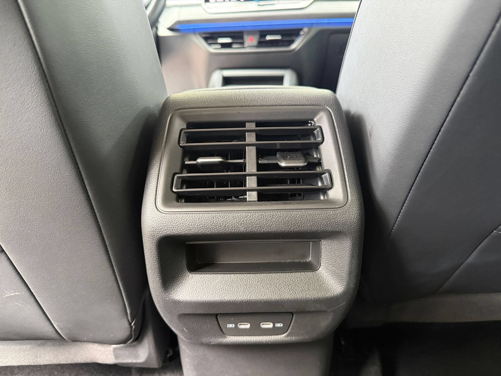 Used 2026 Volkswagen Tiguan SE FWD image 22