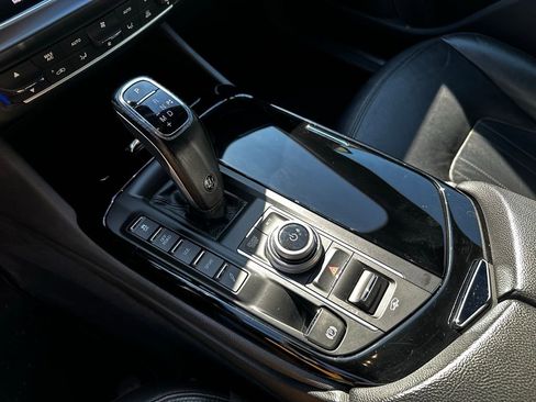 Used 2021 Maserati Levante image 23