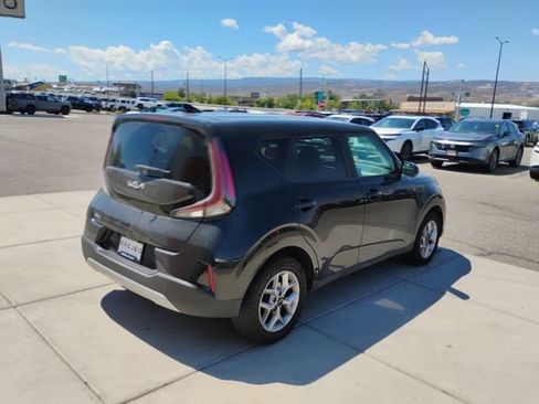 Used 2024 Kia Soul LX w/ Option Group 015 FWD image 5