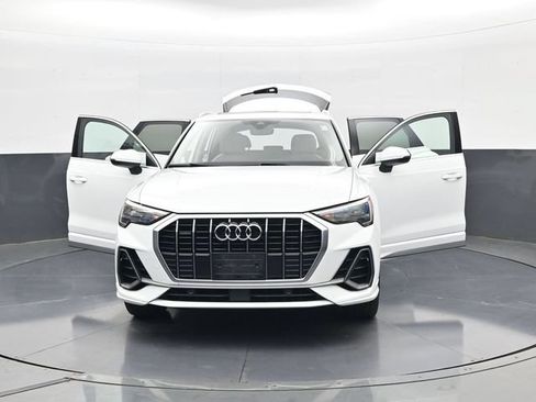 Used 2021 Audi Q3 2.0T Premium w/ Convenience Package AWD/4WD image 31