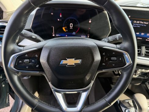 Used 2025 Chevrolet Trax LT w/ LT Convenience Package image 25