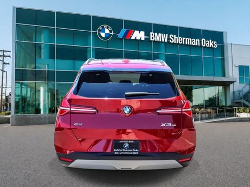 Used 2025 BMW X3 xDrive30i w/ Premium Package AWD/4WD image 5