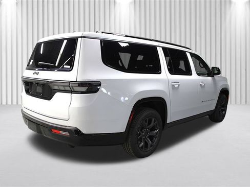 New 2026 Jeep Grand Wagoneer L Limited AWD/4WD image 3