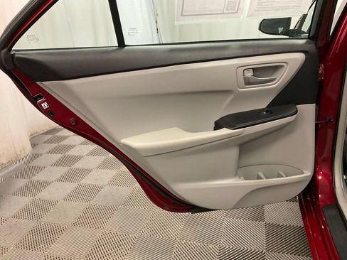 Used 2016 Toyota Camry LE FWD image 34