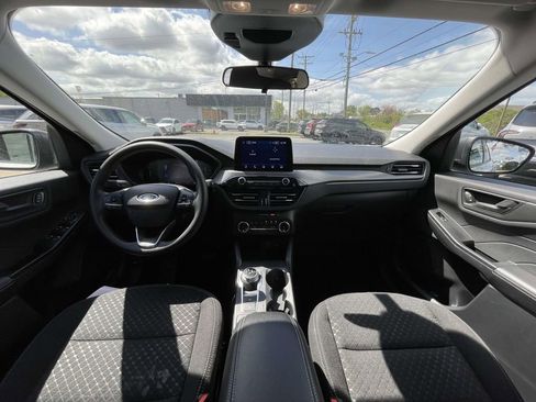 Used 2025 Ford Escape Active AWD/4WD image 25