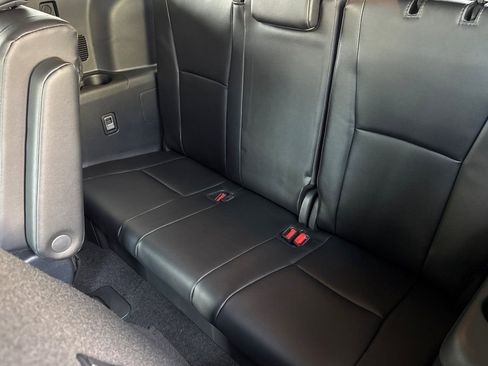 New 2026 Toyota Highlander XLE image 17