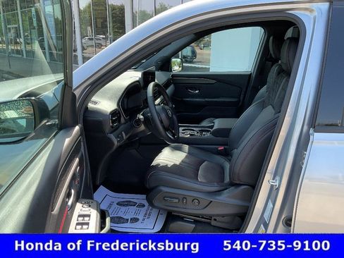 Used 2026 Honda Pilot Black Edition image 33